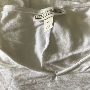 Dana Buchman white cotton tunic with pockets. XL. Great condition